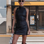Damen Figurbetontes Nacken-Kleid im minimalistischen Look