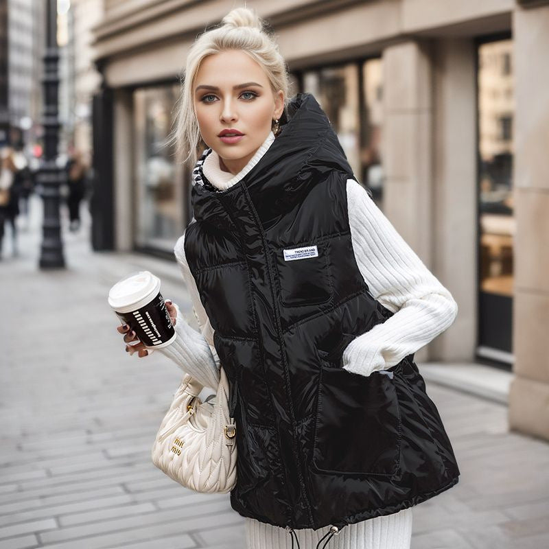 Damen gesteppte Winterweste mit verstellbarer Kapuze und praktischen Taschen R&B
