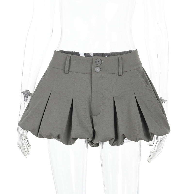 Damen modische Ballonshorts mit flatterndem Schnitt und dekorativen Knöpfen R&B