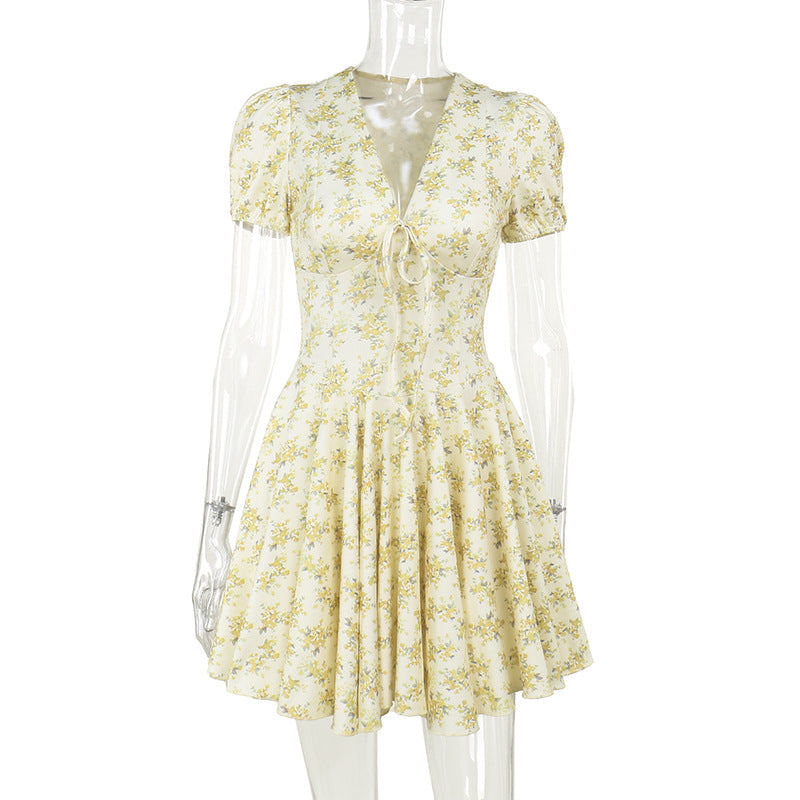 Damen verspieltes Blumenkleid mit voluminösem Rock und taillierter Taille R&B