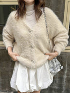Damen Flauschiger Strick-Kardigan mit eleganten Knopfdetails