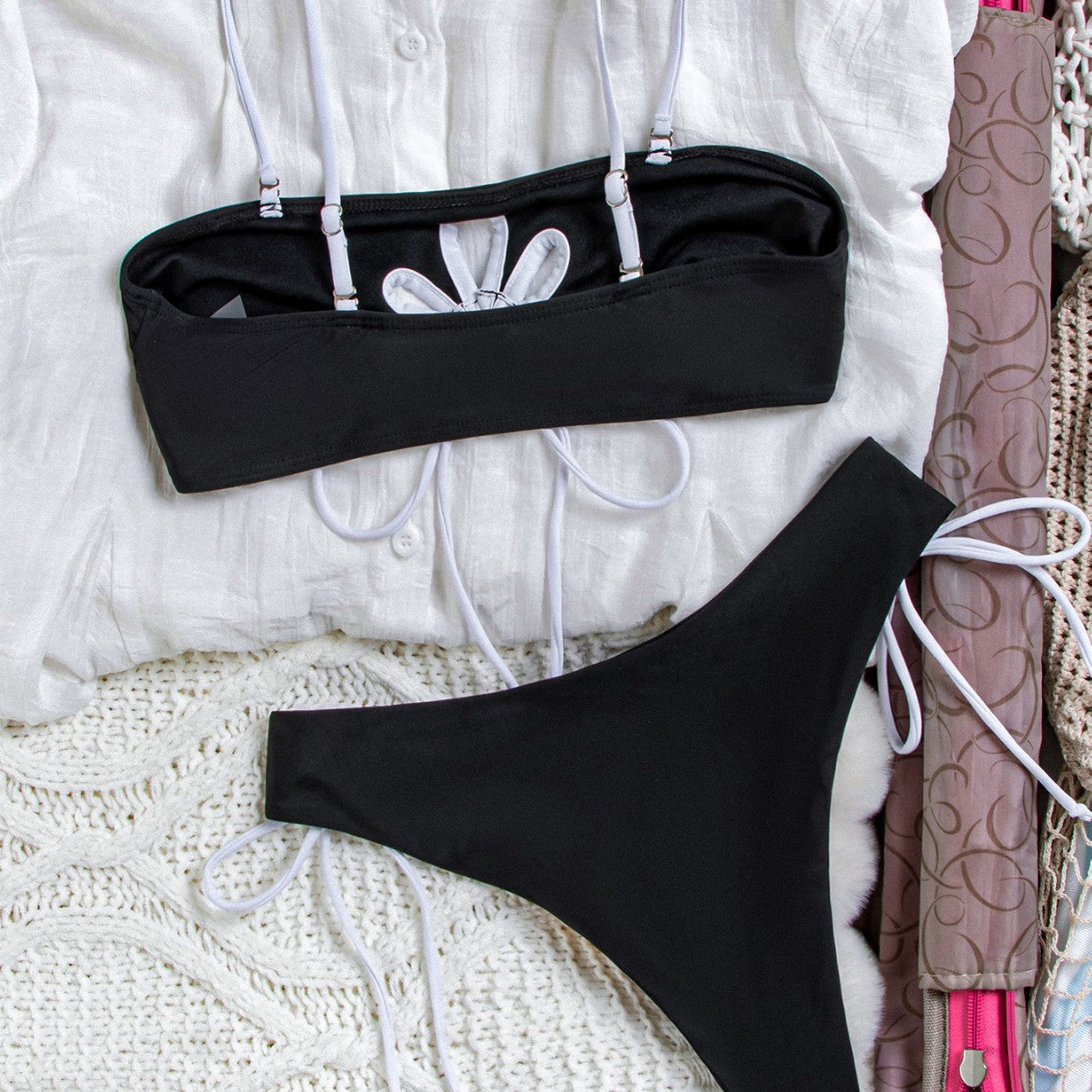 Damen Bikini-Set mit modischem Schnitt und dekorativem Cut-Out R&B