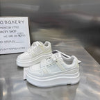 Damen Sportliche Sneakers mit dämpfender Plateausohle und atmungsaktiven Einsätzen