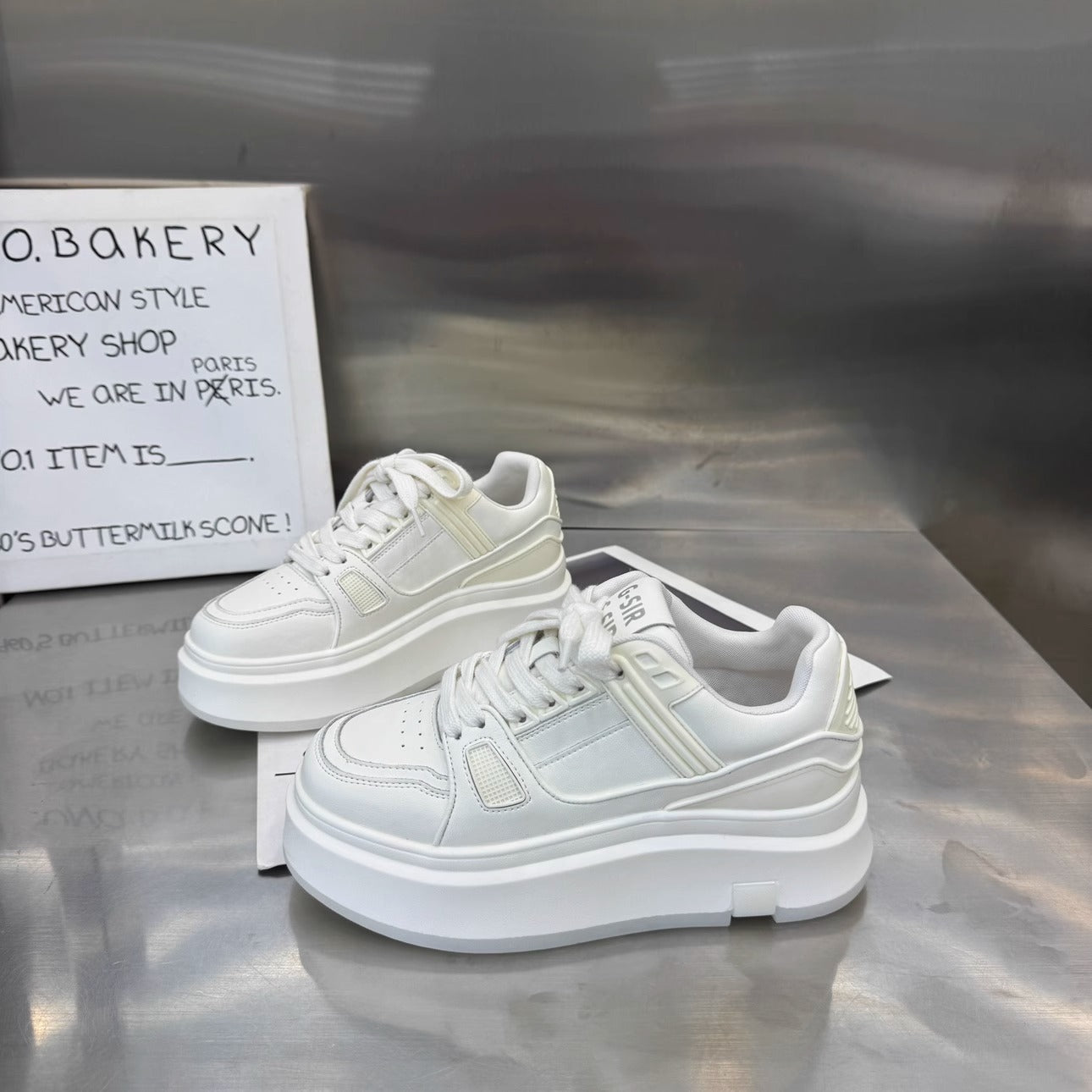 Damen Sportliche Sneakers mit dämpfender Plateausohle und atmungsaktiven Einsätzen