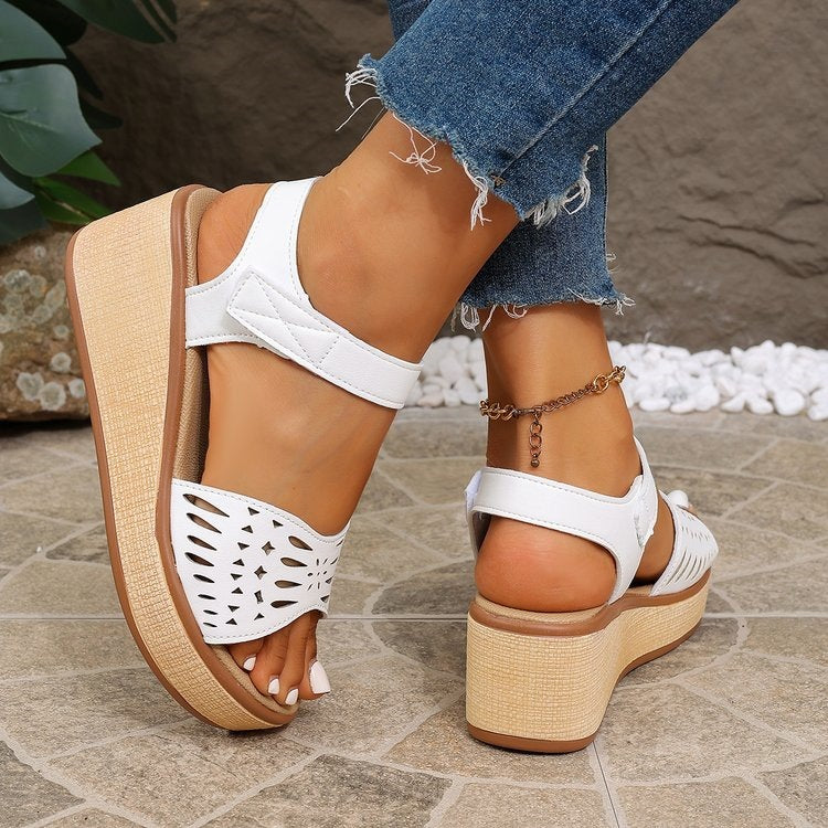 Damen komfortable Keil-Sandalen mit perforiertem Obermaterial R&B