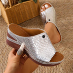 Damen Wedge-Pantoletten mit elegantem Krokodil-Look und komfortabler Sohle R&B