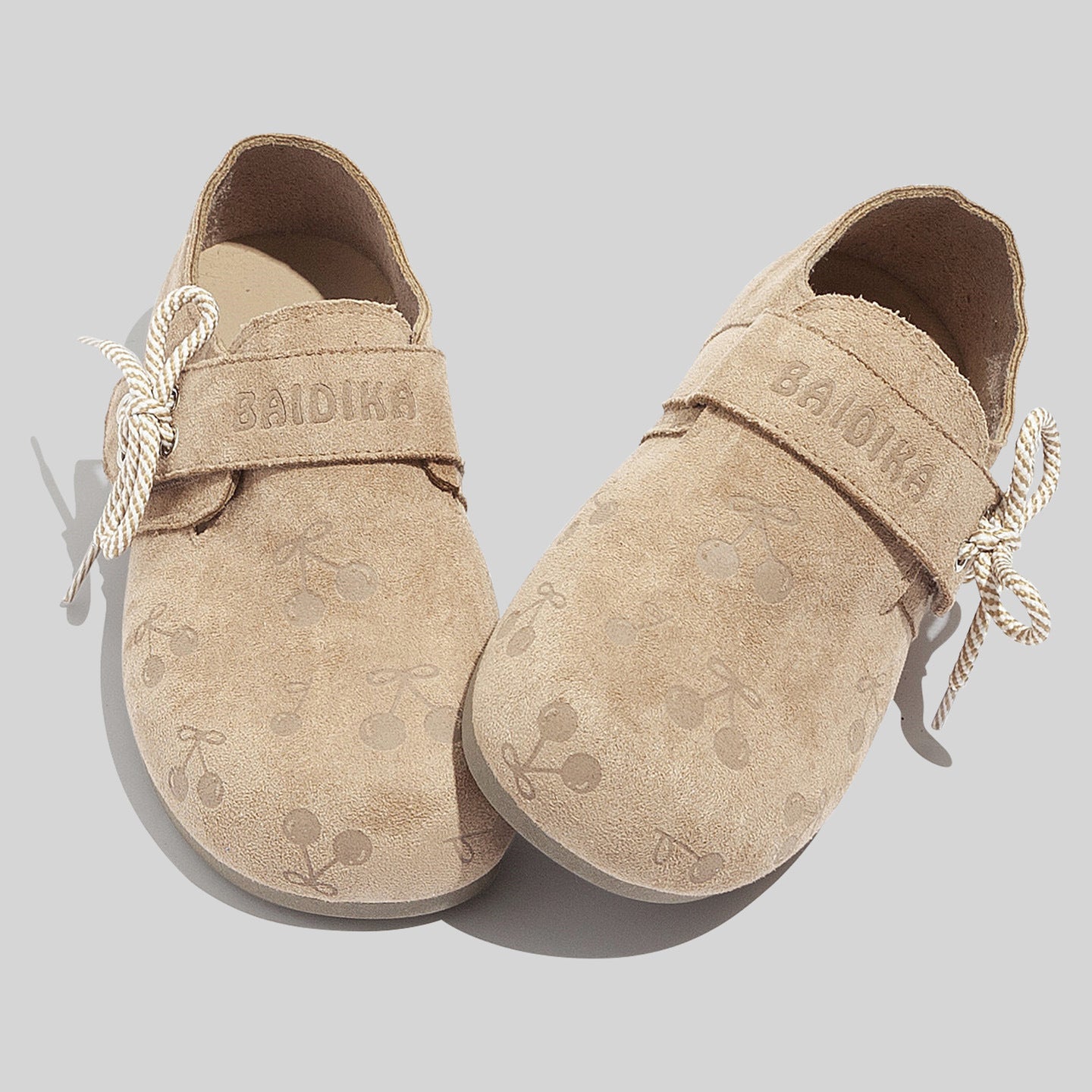 Damen Komfortable Slipper mit floralem Design und innovativer Schnürung