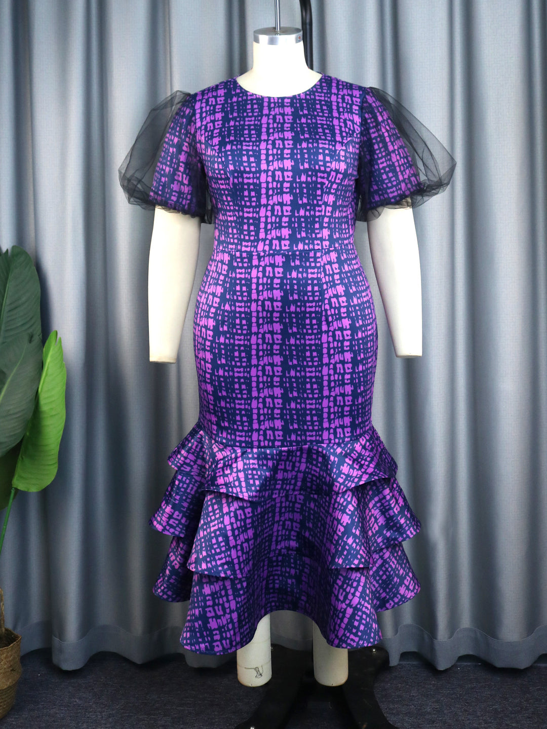 Damen Elegantes Kleid mit voluminösen Tüllärmeln und asymmetrischem Rüschenrock R&B