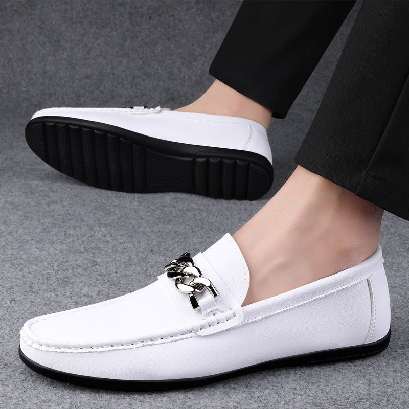 Damen Mokassins mit stilvollem Kettendetail