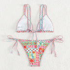 Damen Triangel-Bikini mit feinem Musterdesign und raffinierten Bindändern