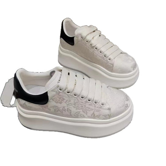 Damen Sneakers mit elegantem floralem Design und dicker Laufsohle R&B
