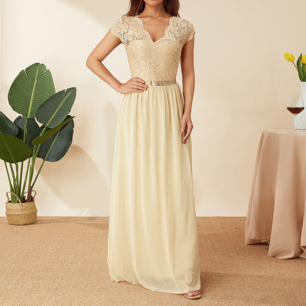 Damen Elegantes Spitzenkleid mit V-Ausschnitt R&B