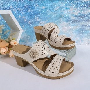 Damen Bequeme Sommer-Pantoletten mit eleganter Perforation R&B