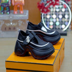 Damen Sportliche Clogs mit verstellbarem Riemen und elegantem Blumenakzent