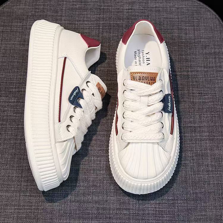 Damen Sneaker mit strukturiertem Obermaterial und moderner Sohle R&B