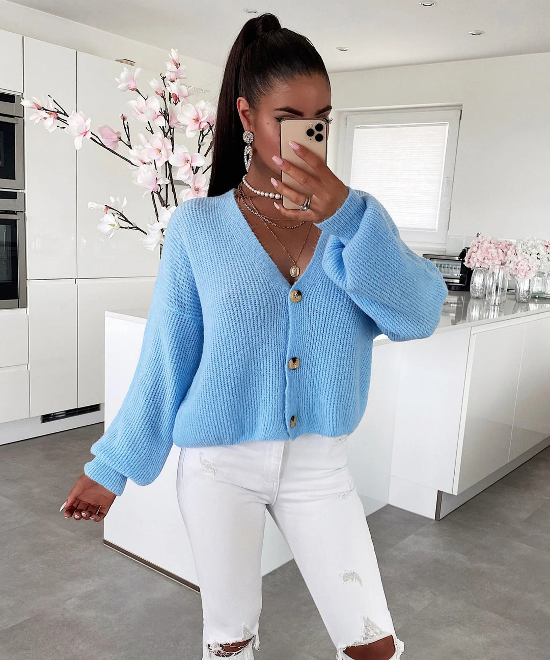 Damen Strickjacke mit voluminösen Ärmeln und hochwertigen Holzknöpfen R&B