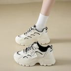 Damen Sportliche Chunky Sneakers mit atmungsaktiver Sohle und eleganten Designelementen