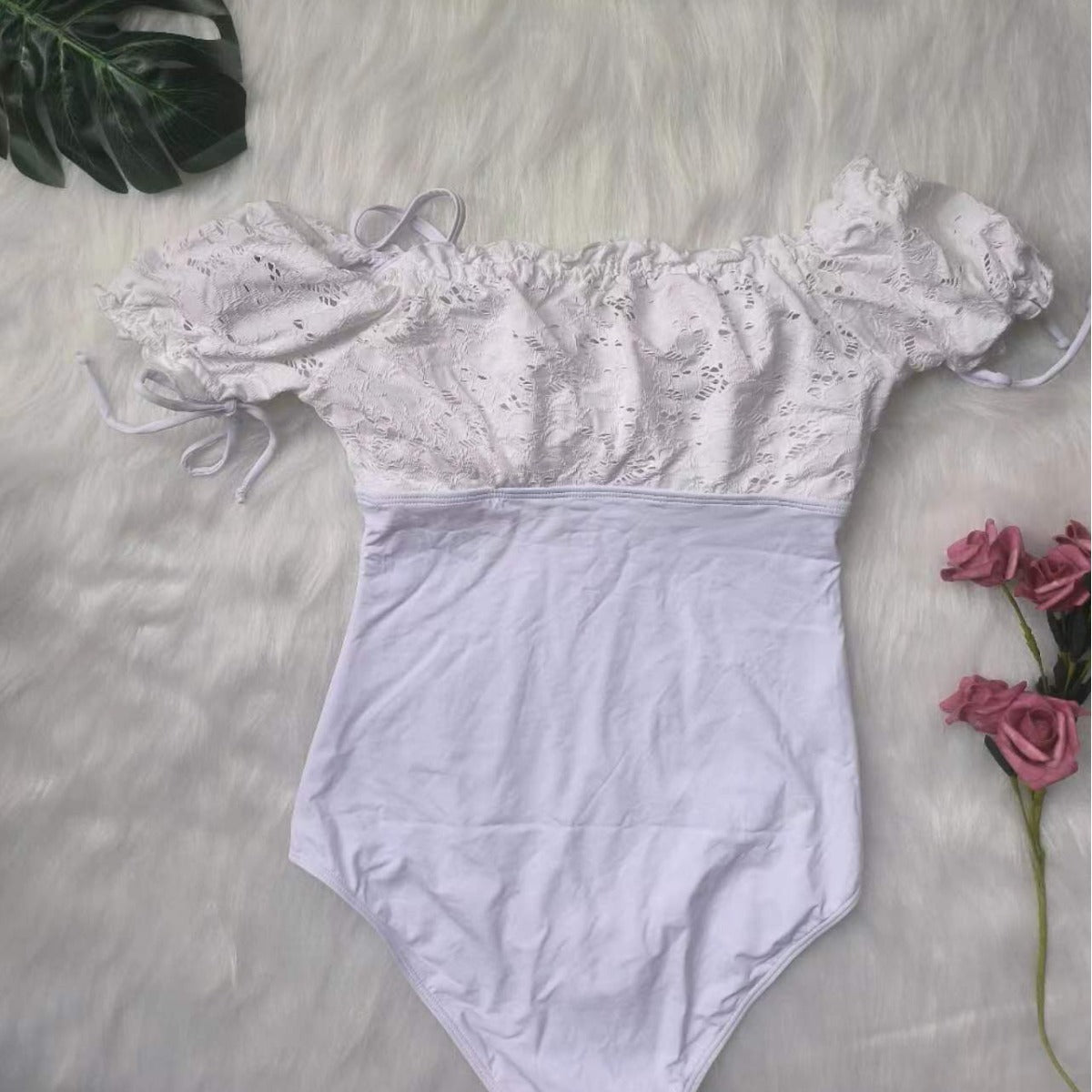 Damen Einteiler-Badeanzug mit romantischen Spitzen-Details R&B