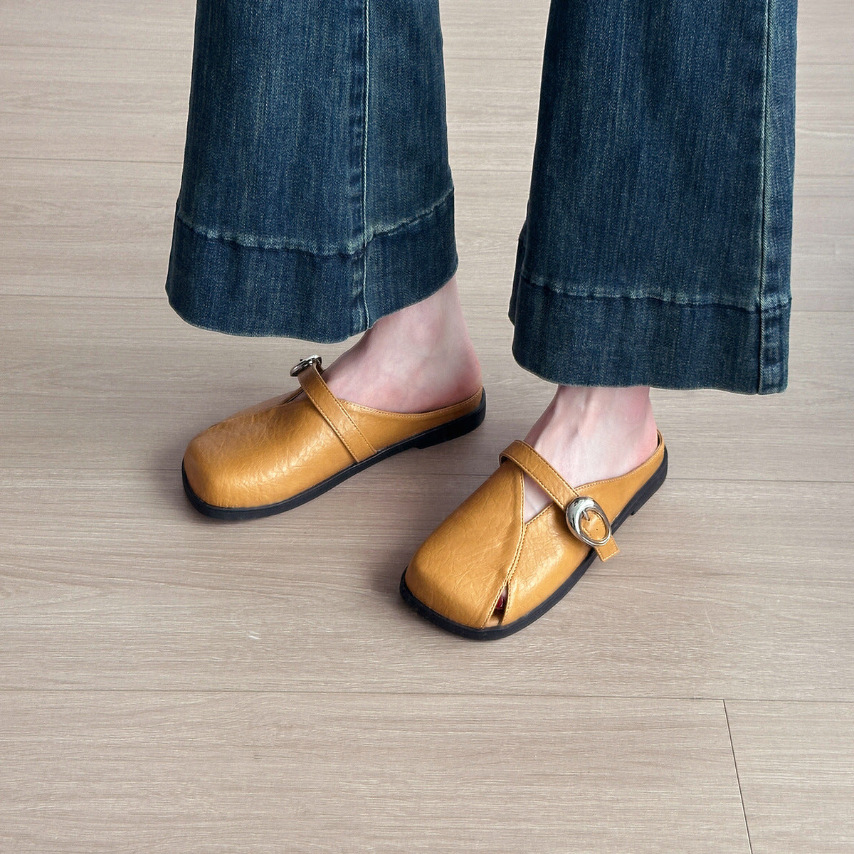 Damen Modische Mules mit verstellbarem Riemen und elastischer Sohle R&B
