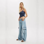 Damen Weite Cargo-Jeans mit praktischen Seitentaschen