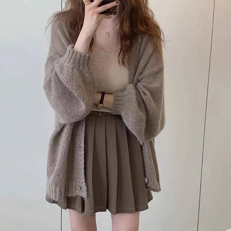 Damen Flauschiger Strickcardigan mit voluminösen Ärmeln und Knopfdetails R&B