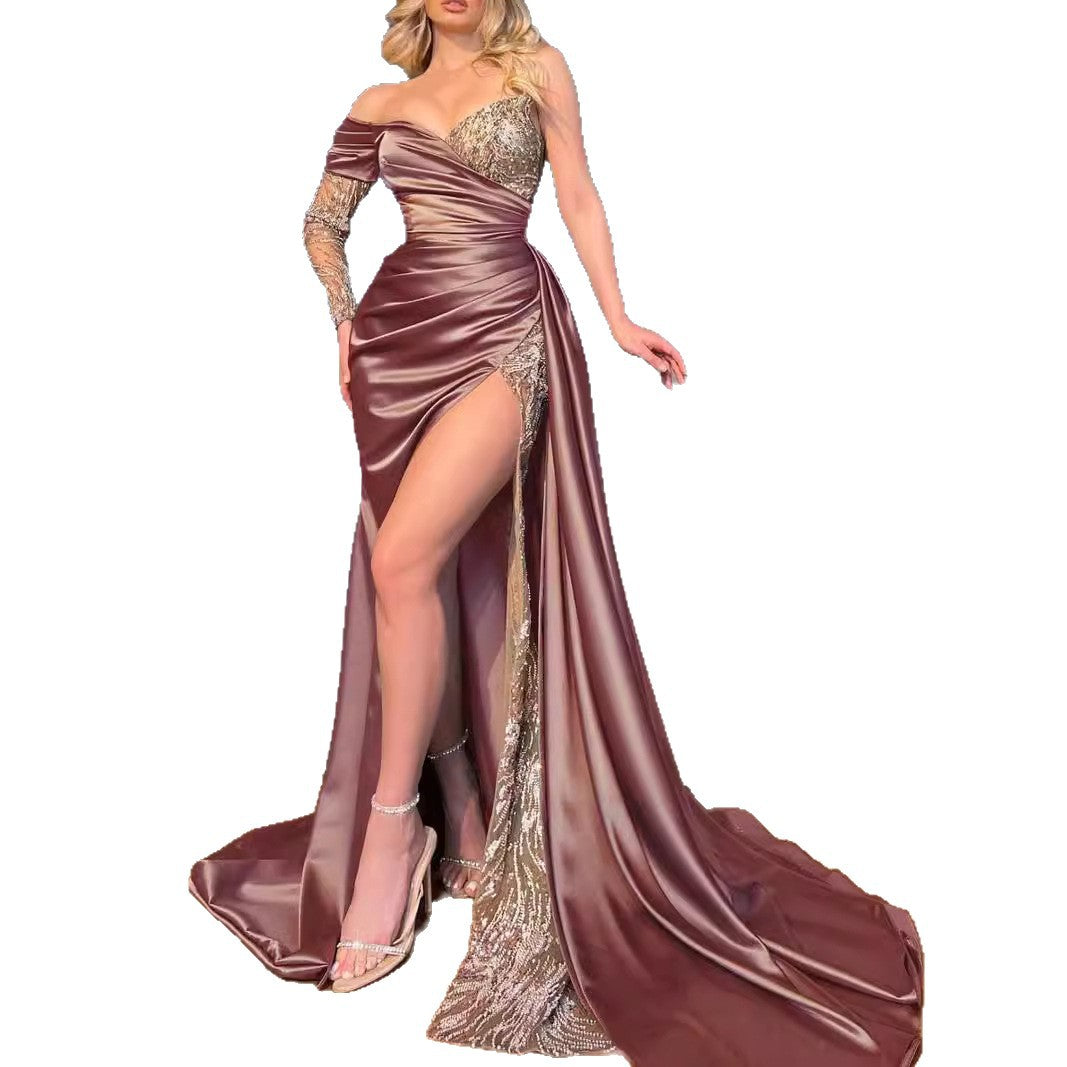 Damen Glamouröses Abendkleid mit schimmernden Pailletten und hohem Schlitz R&B