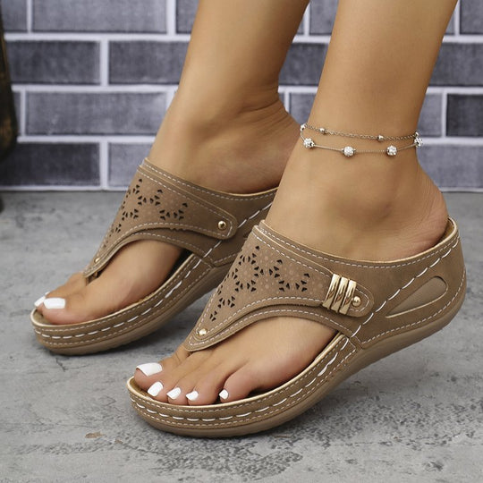 Damen Komfortable Zehentrenner-Sandalen mit perforiertem Obermaterial R&B