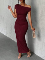 Damen Elegantes und figurbetontes Maxikleid mit einem Schulterdesign R&B