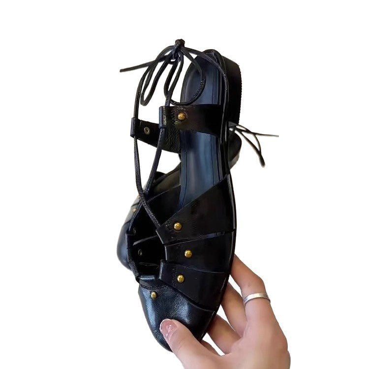 Damen Ballerinas mit verspieltem Schnürdesign und dekorativen Nieten
