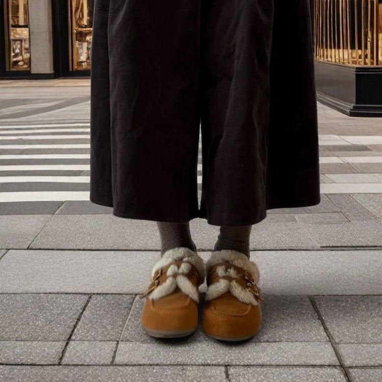 Damen Flauschige Filzpantoffeln mit dekorativem Riemendesign R&B