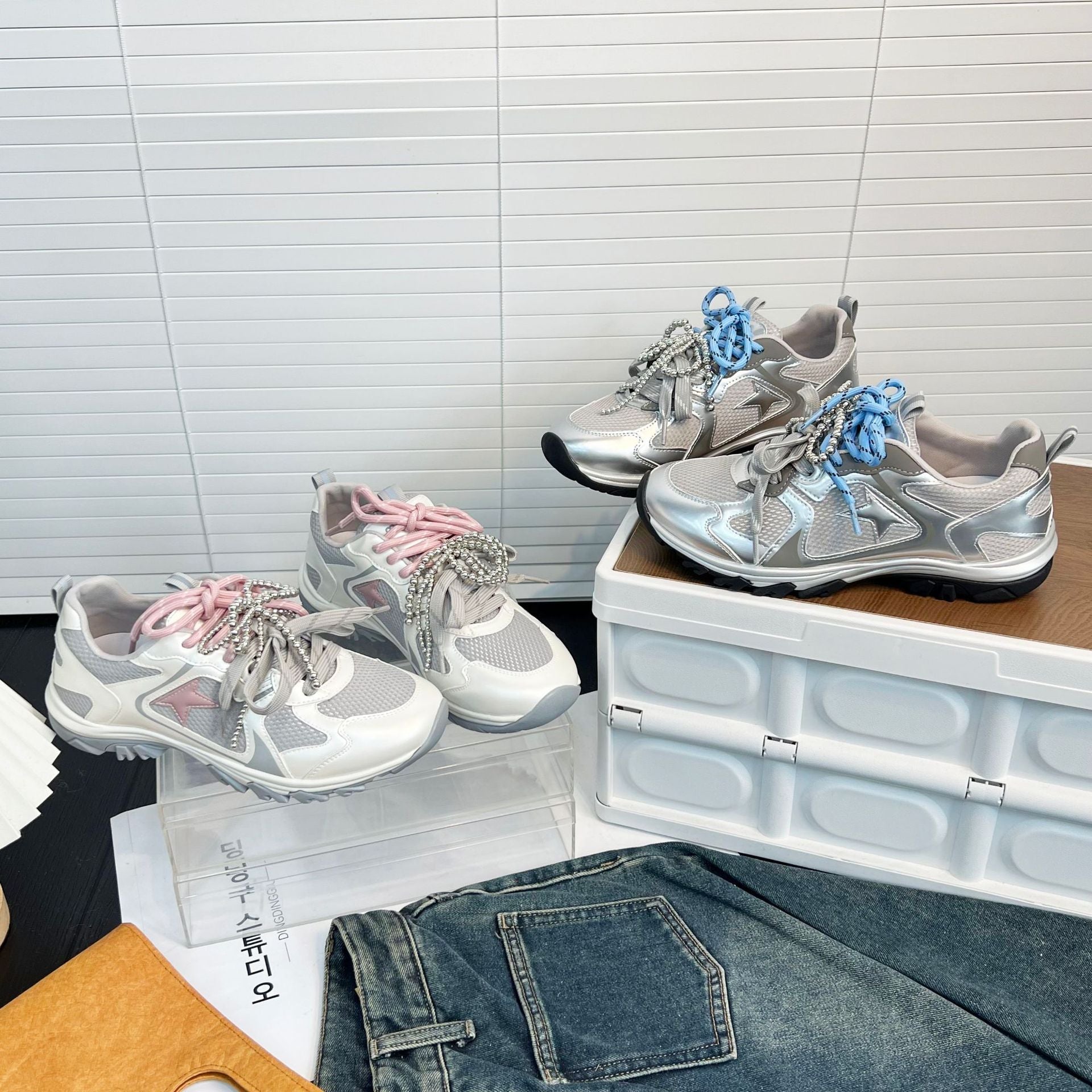 Damen Sportliche Sneakers mit einzigartiger Schnürung und modischen Akzenten R&B
