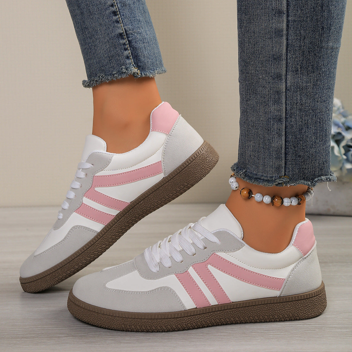Damen Sneakers im sportlichen Design mit atmungsaktivem Obermaterial und bequemer Dämpfung R&B