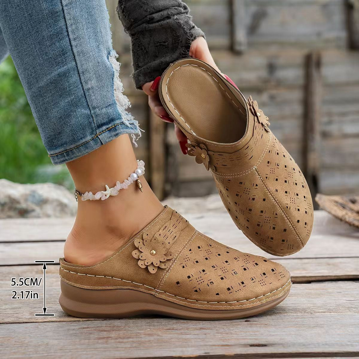 Damen bequeme Clogs mit atmungsaktivem Lochmuster und dekorativer Blumendetails R&B