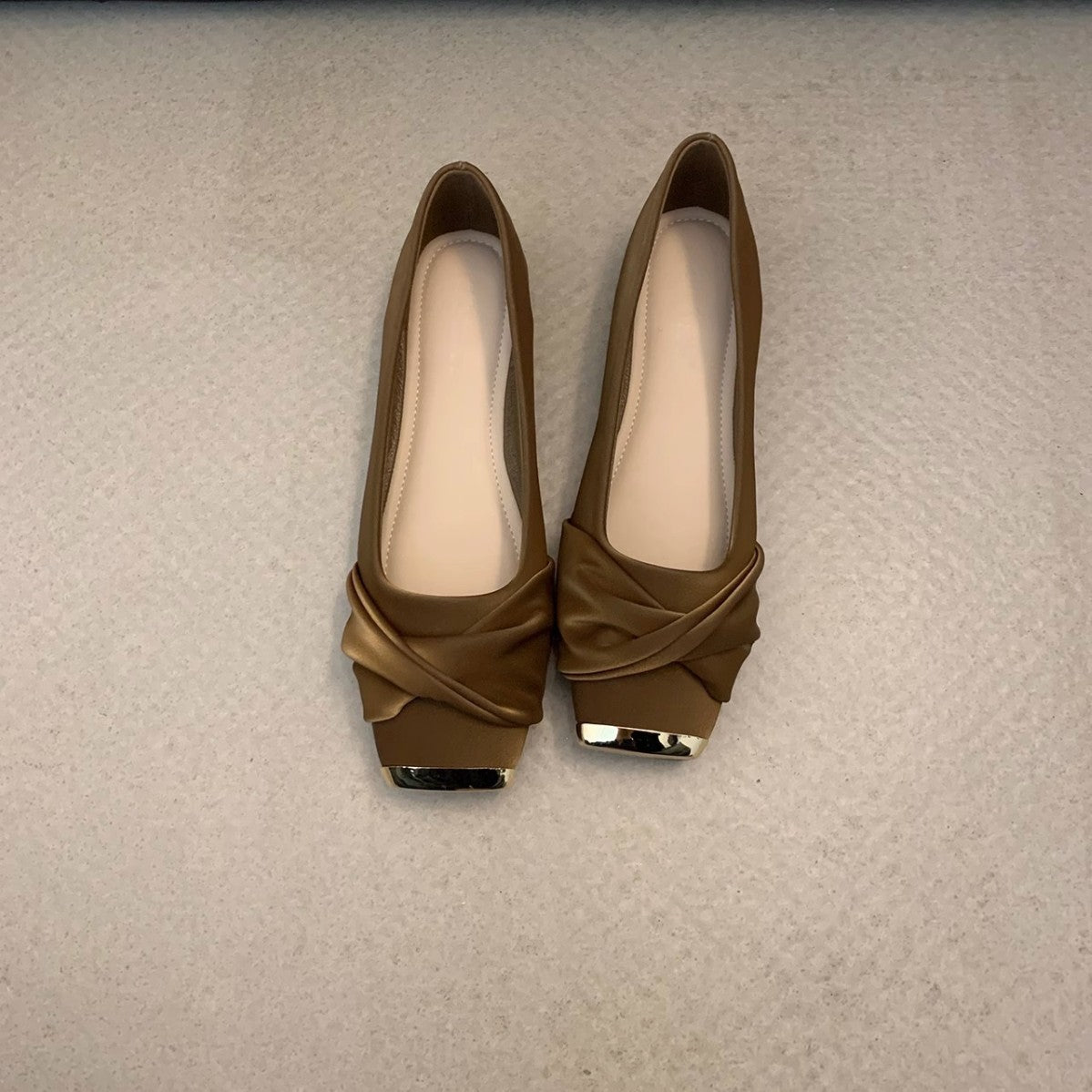 Damen Ballerinas mit eleganter Drapierung und glänzender Schuhspitze R&B