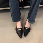 Damen Elegante Pumps mit modernem Riemen und stilvollem Akzent R&B