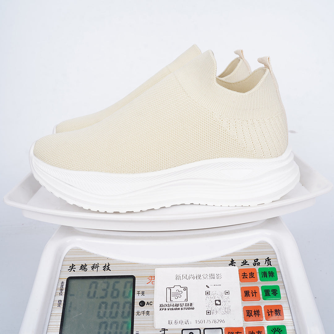Damen sportliche Slip-On Sneakers mit atmungsaktivem Obermaterial und dämpfender Sohle R&B