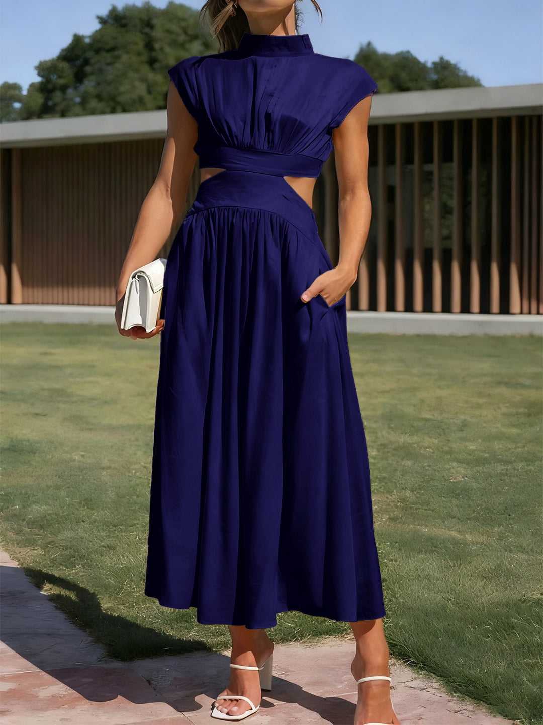 Damen Maxikleid mit elegantem Wickeldesign und raffiniertem Cut-Out R&B