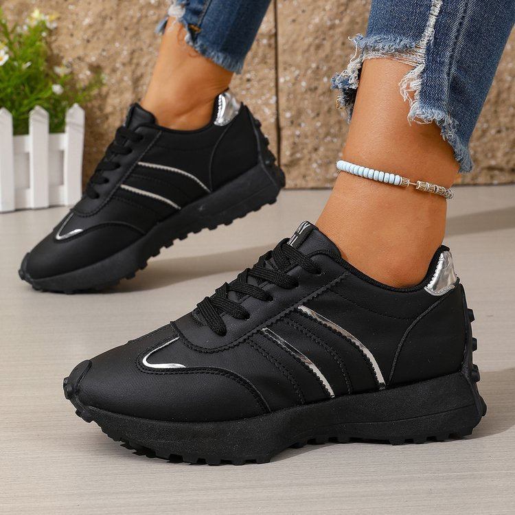 Damen Sportliche Sneakers mit futuristischem Design R&B