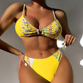Damen Hochgeschnittener Triangel-Bikini mit floralen Applikationen und Knopfdetail R&B