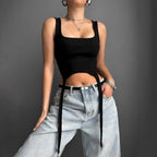 Damen Crop-Top mit innovativem Schnitt und einzigartigen Binde-Details R&B