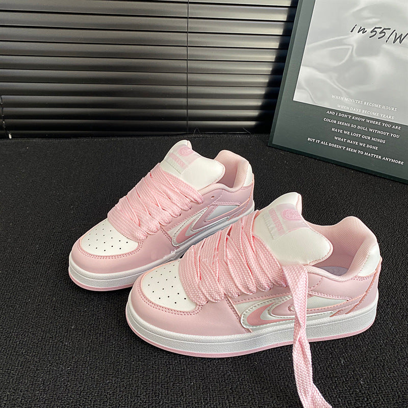 Damen Sneakers im trendigen Design mit dicker Laufsohle und aufregenden Schnürdetails R&B