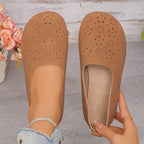 Damen bequeme Slipper mit luftiger Blumenperforation R&B