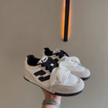 Damen Sneaker mit auffälligem Band und sportlichem Design R&B