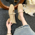 Damen Komfortable Ballerinas mit feinem Riemen und zierlichem Schmuckdetail