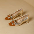 Damen elegante Pumps mit funkelndem Schmuckdetail und Absatz