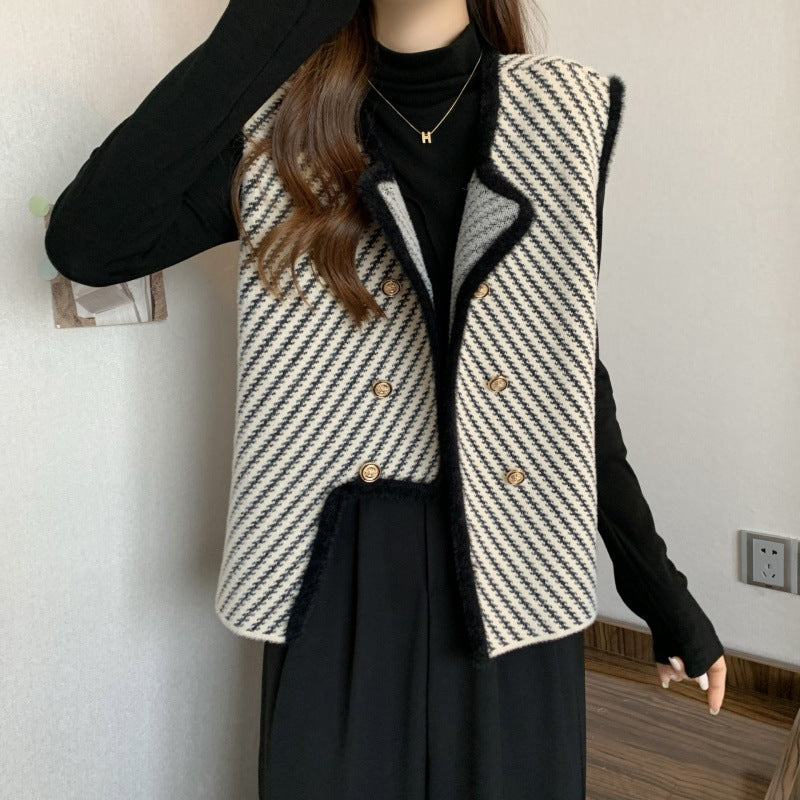 Damen Strickweste mit elegantem Schnitt und klassischen Knopfdetails R&B