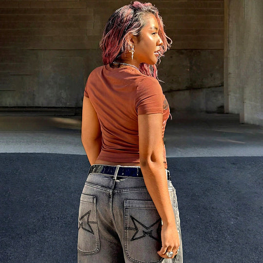 Damen T-Shirt mit kultiviertem Druckdesign und figurbetontem Schnitt R&B