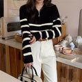 Damen Modischer Strickpullover mit Zip und gestreiftem Design