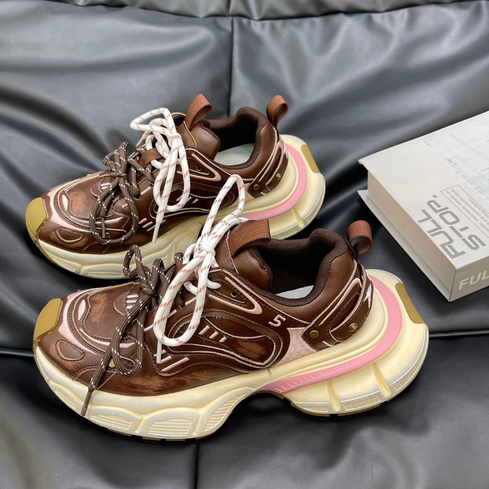 Damen Sportliche Sneakers mit innovativem Dämpfungssystem und modischem Design R&B
