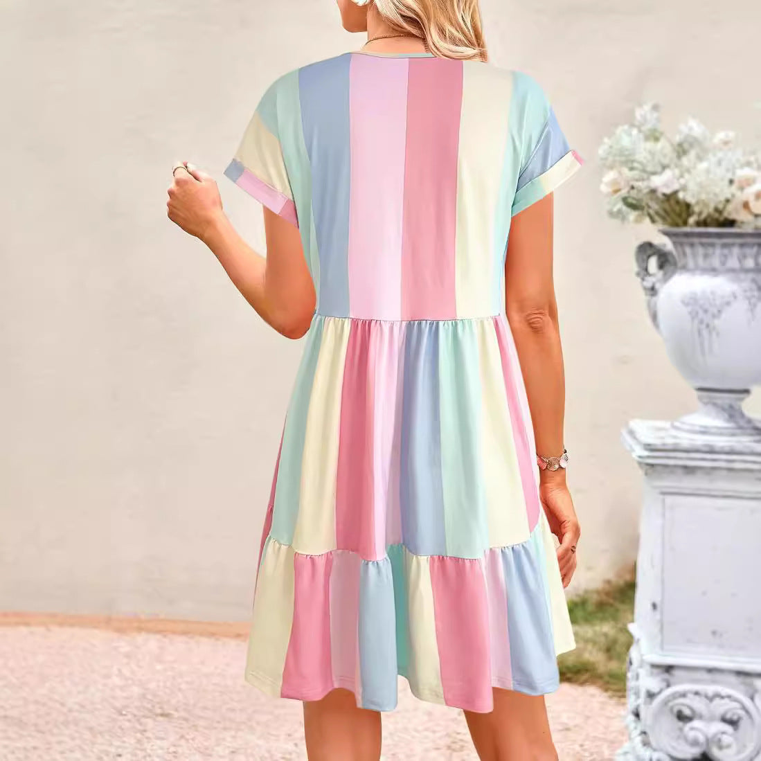 Damen lässiges Sommerkleid im modernen Streifendesign mit V-Ausschnitt und Volant R&B